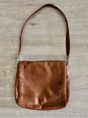 Kenneth Cole New York Brown Pebbled Leather Flap Shoulder Bag Organizer Vintage